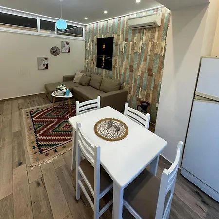 Apartment Urban Oasis 2 *