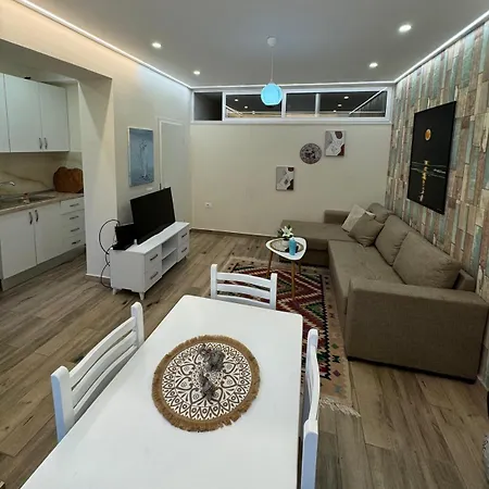 Urban Oasis 2 * Tiran